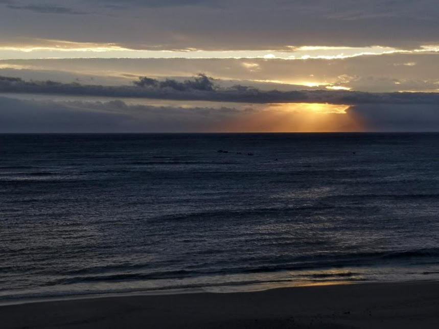 On The Beach At Strand Luaran gambar